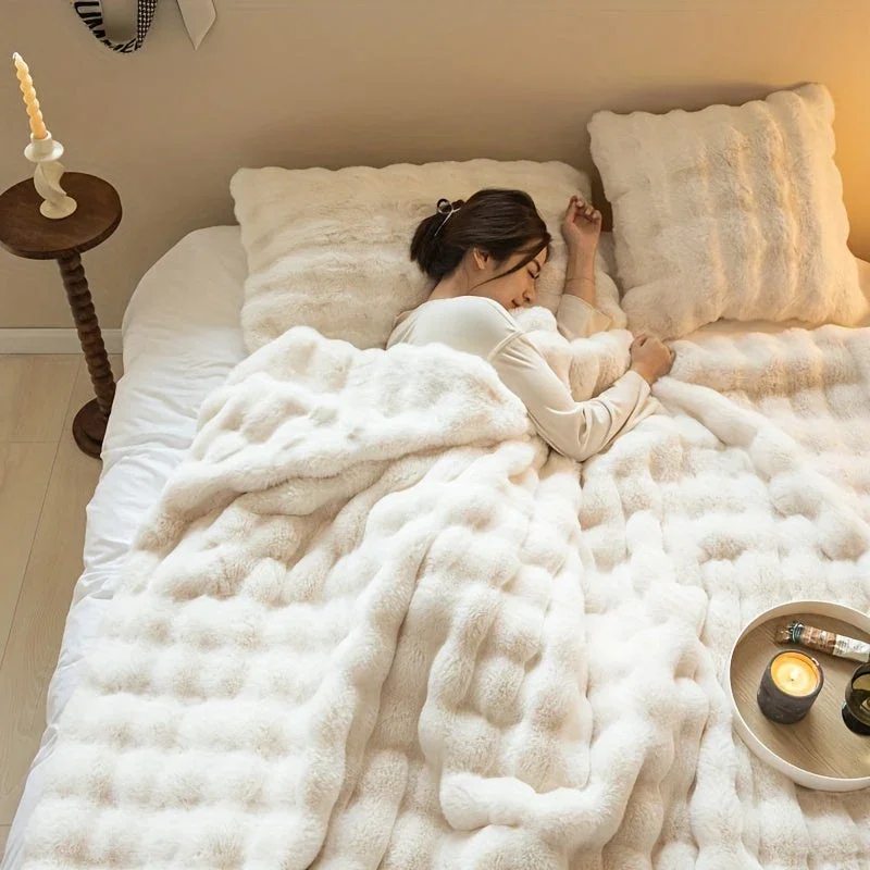 Faux Kaninchenfell Fleece Decke – Luxus Wärmende Couchdecke zum Nappen und für die Klimaanlage | Weiche und Dicke Decke | Karnz
