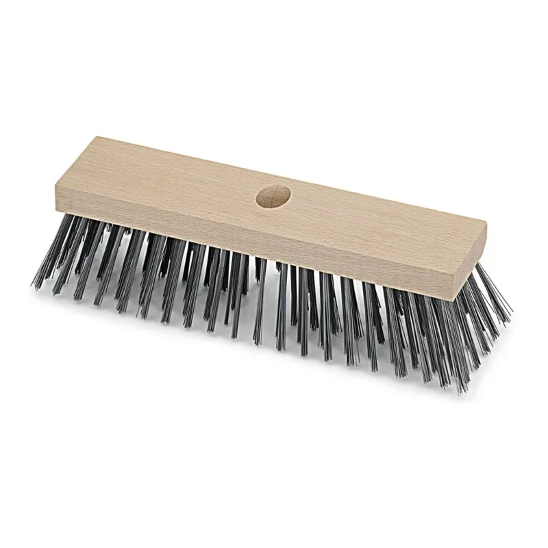 Der Nölle Profi Brush Stahldrahtbesen 30 cm von Nölle Profi Brush Bürsten- & Pinseltechnik e.K., mit rechteckigem Holzgriff und steifen Metallborsten für eine effektive Reinigung, ist auf einem schlichten weißen Hintergrund abgebildet.