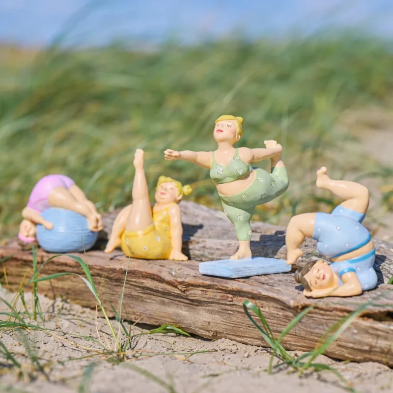 Ib Laursen – Yoga-Damen – Frauen in Yoga-Positionen · 4 Figuren