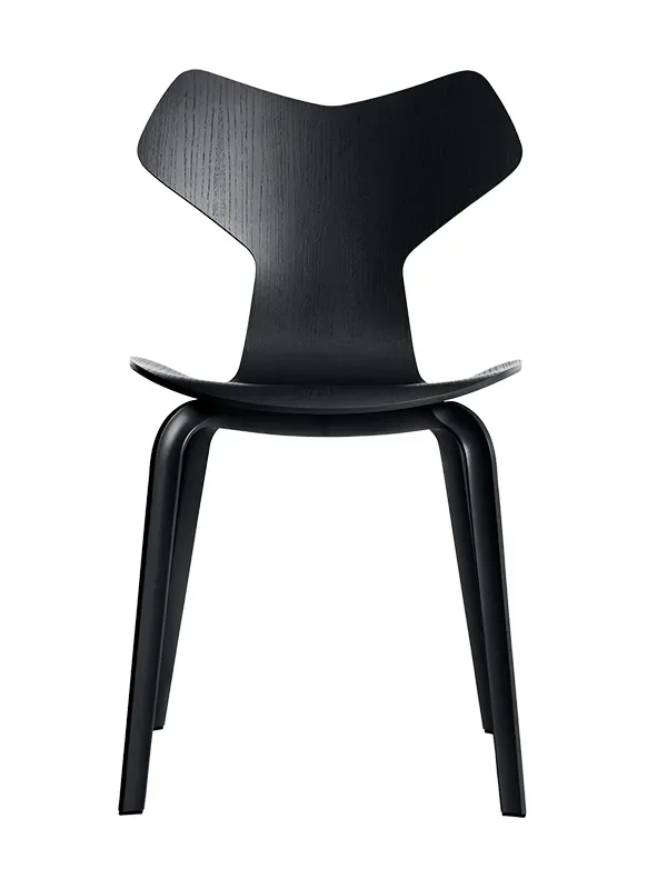 4130 Grand Prix mit Holzbeinen von Arne Jacobsen
