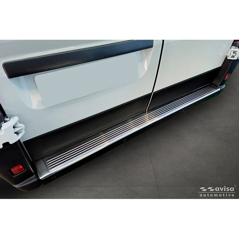 Avisa Edelstahl-Schutz für die hintere Stoßstange geeignet für Fiat Ducato III Facelift 2023- / Opel Movano III Facelift 2023- / Toyota Proace Max 2024- 'Rippen' (2 Teile)