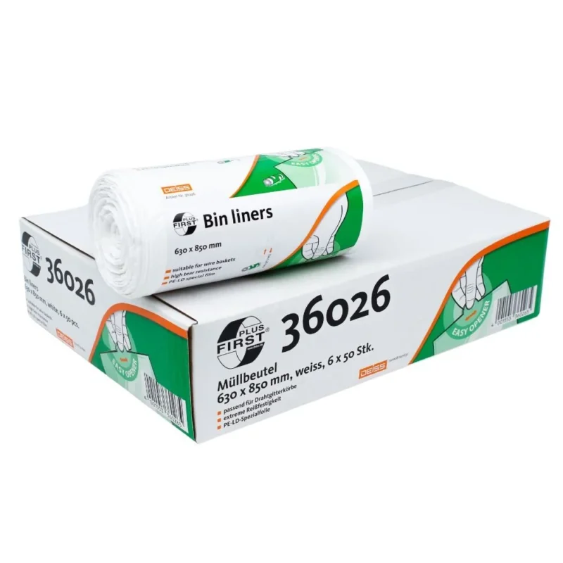 Eine Rolle DEISS First Plus® Müllsäcke von EMIL DEISS KG (GmbH + Co.) liegt auf einem weiß-grünen Karton mit der Aufschrift „36026“. Auf der Verpackung steht „Premium-LDPE“ im Vordergrund, außerdem steht „63 x 85 cm, weiß, 6 x 50 Stk.“ Außerdem ist eine Grafik zu sehen, die die Easy Opener-Funktion veranschaulicht.