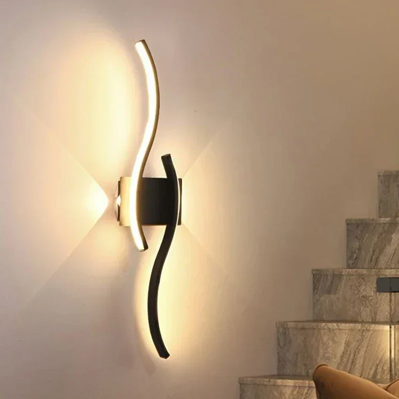 Moderne LED Wandleuchte – Wellenförmiges Design, Minimalistischer Stil | Karnz
