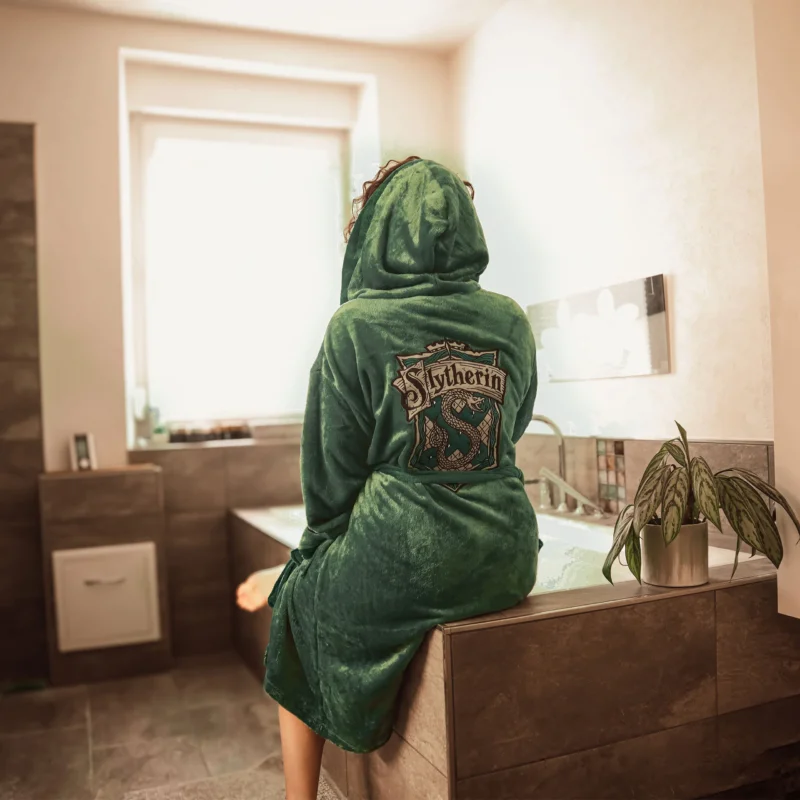 Produktbild Harry Potter - Slytherin Wappen Bademantel grün